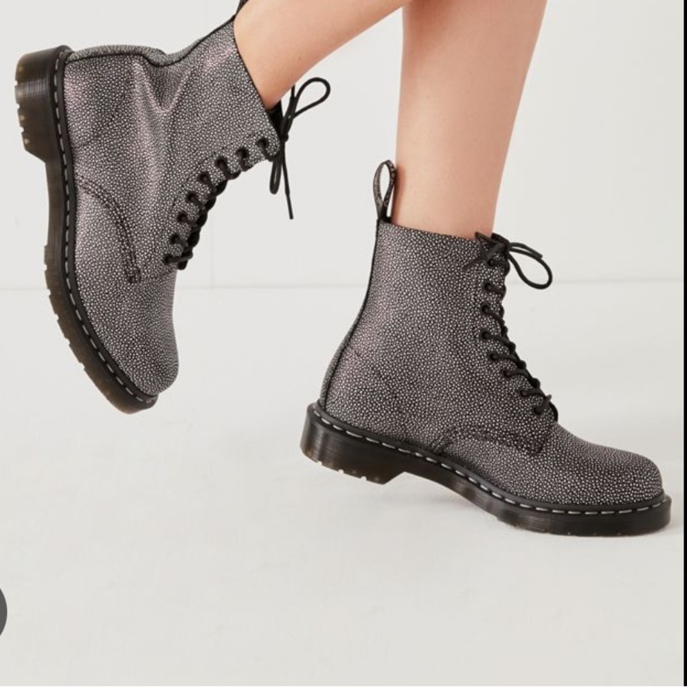 Dr. Martens Pascal Black Metallic Pebbled Leather Boots Sz 9